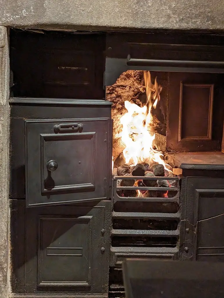 Luigis_Ambleside_slider_image_3