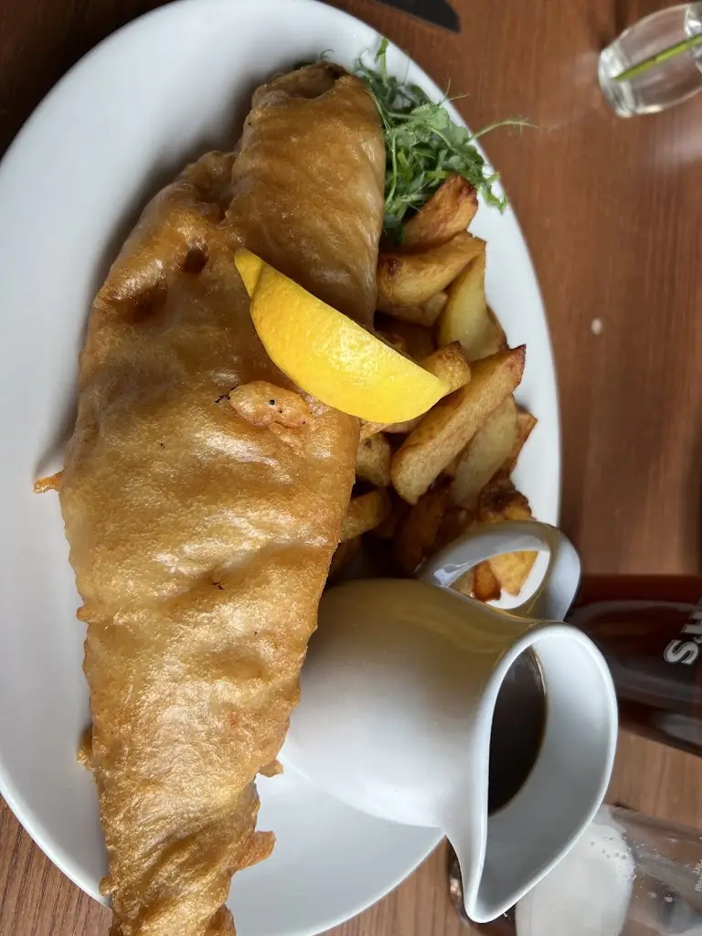 Steve Beckett_Crown & Cushion_Chapeltown_review