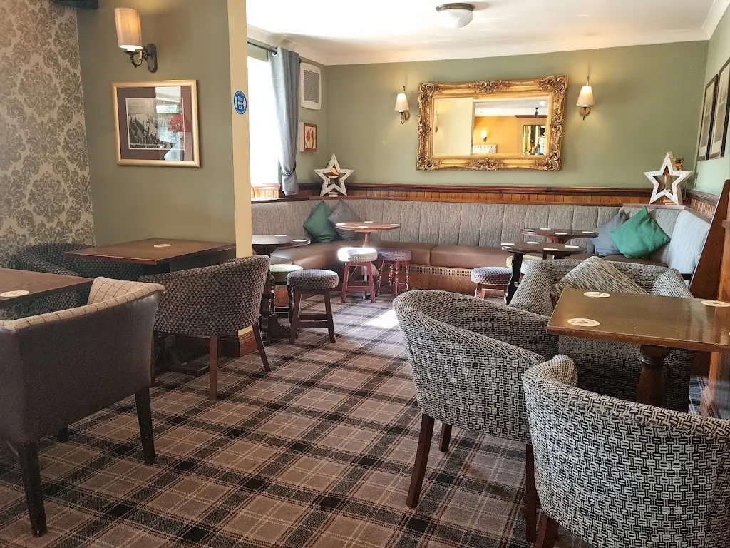Crown & Cushion restaurant in Chapeltown