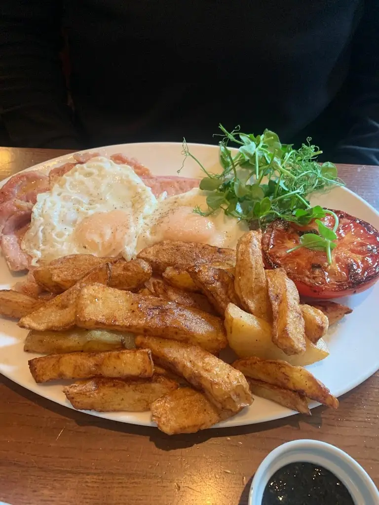 Crown & Cushion_Chapeltown_slider_image_3