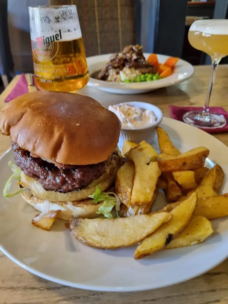 The Old Red Lion_Chapeltown_slider_image_3