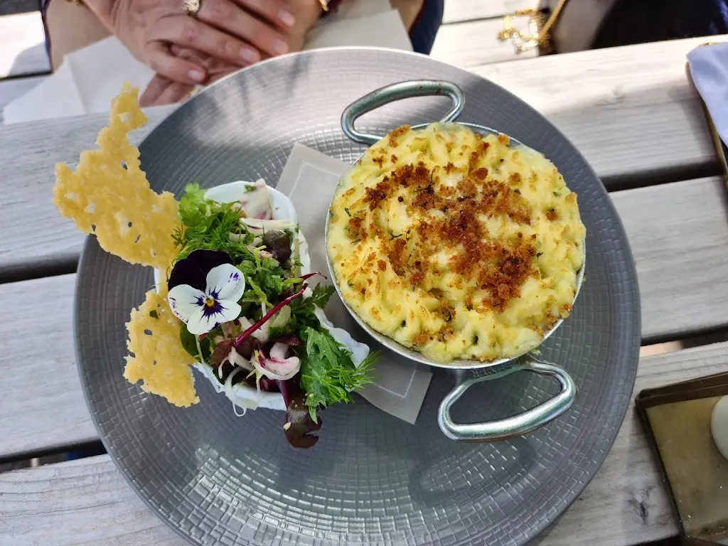 Menu_Pipe and Glass_Cherry Burton_image_7