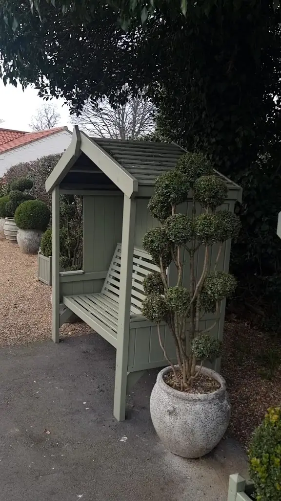 Pipe and Glass_Cherry Burton_slider_image_2