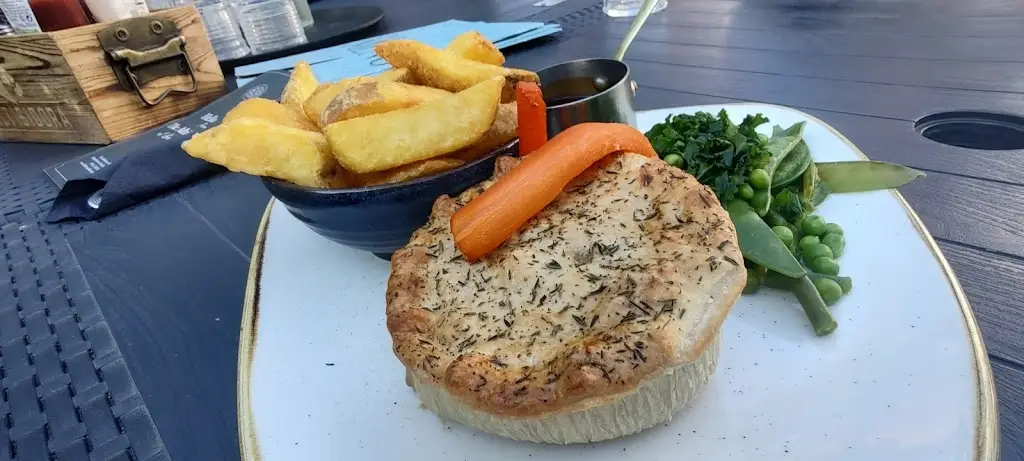 Chris Moore_Altisidora_Cherry Burton_review