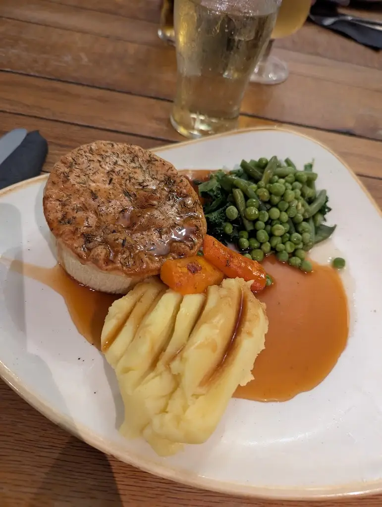 TFT_Altisidora_Cherry Burton_review