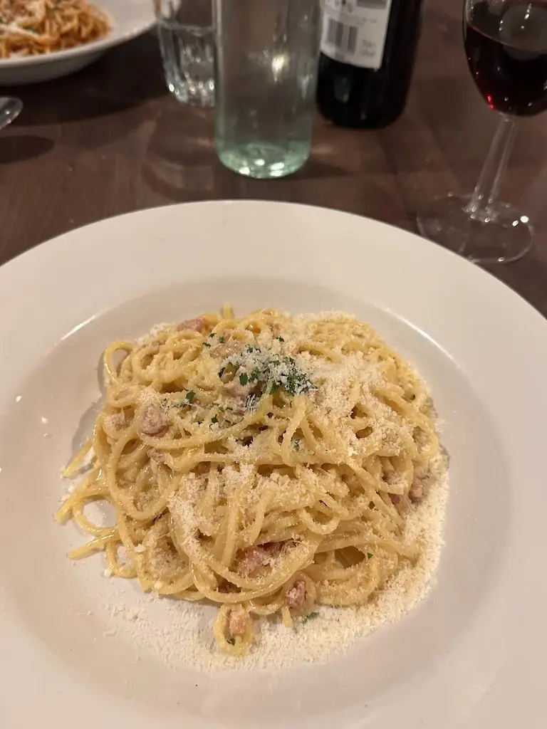 Mimi e Coco_Cheam_slider_image_3