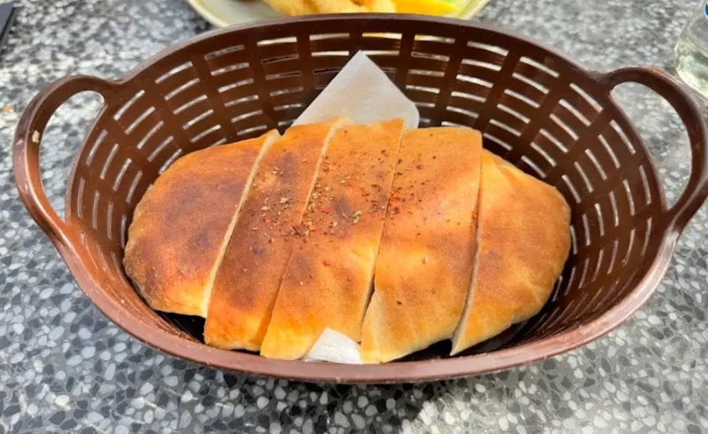 Paul Ronald_TAŞ Restaurant Cheam_Cheam_review