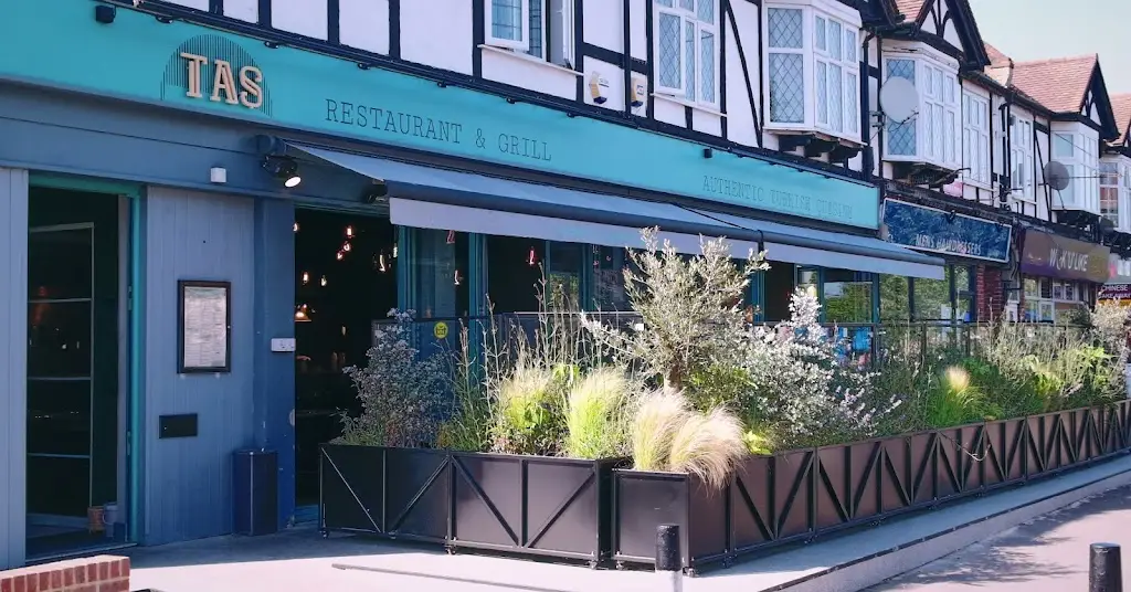 TAŞ Restaurant Cheam restaurante en Cheam