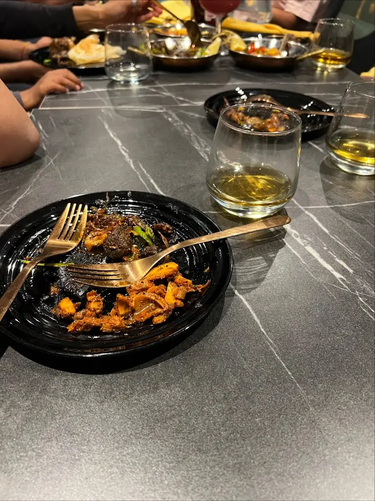 Goutham K_Tamil Square- Sri Lankan - South Indian Bar & Restaurant_Cheam_reseña