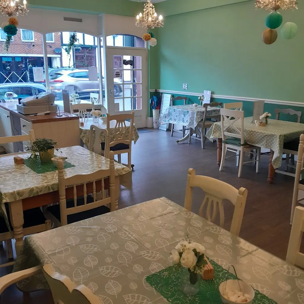 Sally Sundaes _Cheam_slider_image_3