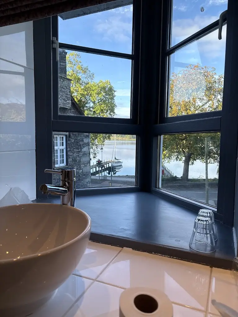 jianu-gerocs dorian-kevin_The Waterhead Inn_Ambleside_review