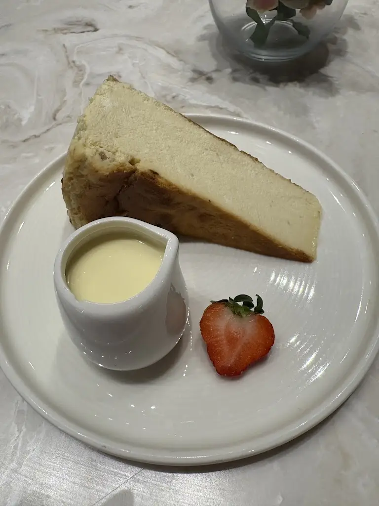 Charlotte Williams_Haute Dolci Cheshire Oaks_Cheshire West and Chester_review