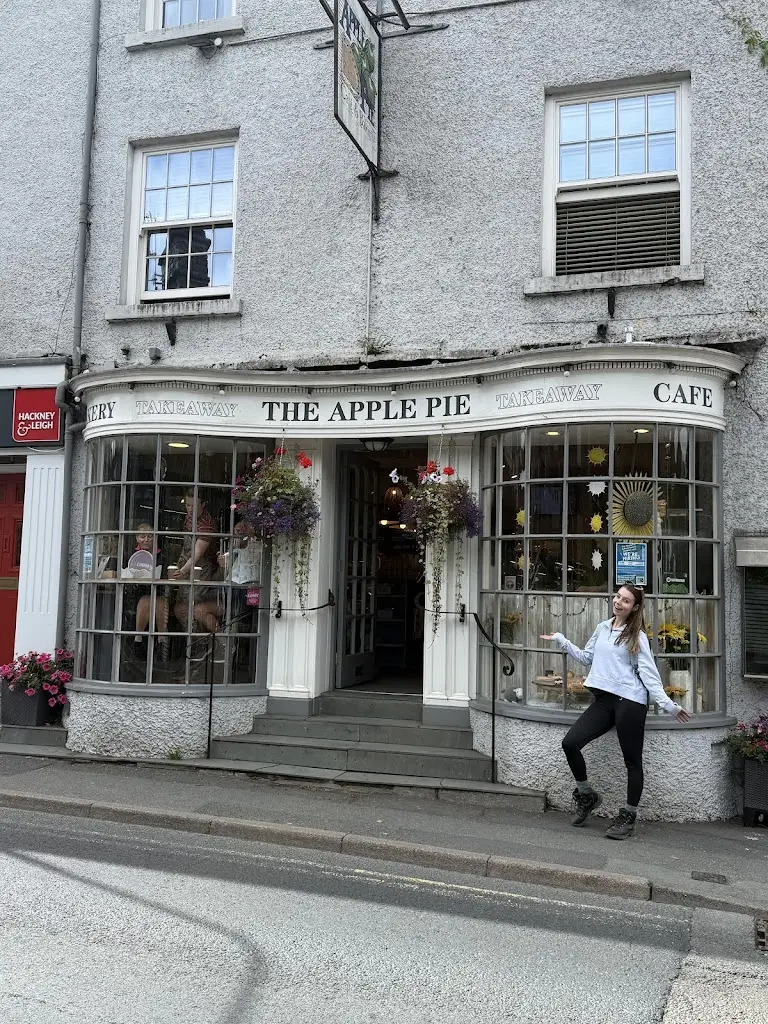 Helen Louise Wood_The Apple Pie Cafe and Bakery_Ambleside_review
