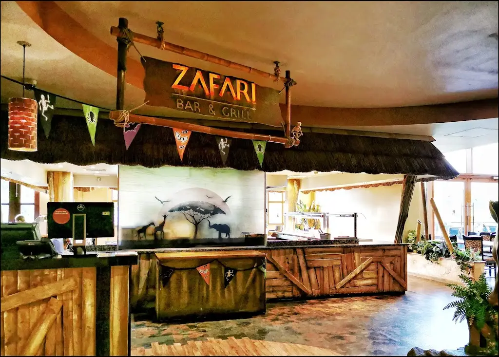 Zafari Bar and Grill_Chessington_slider_image_1