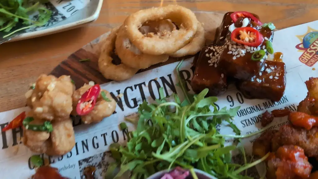 Zafari Bar and Grill_Chessington_slider_image_2