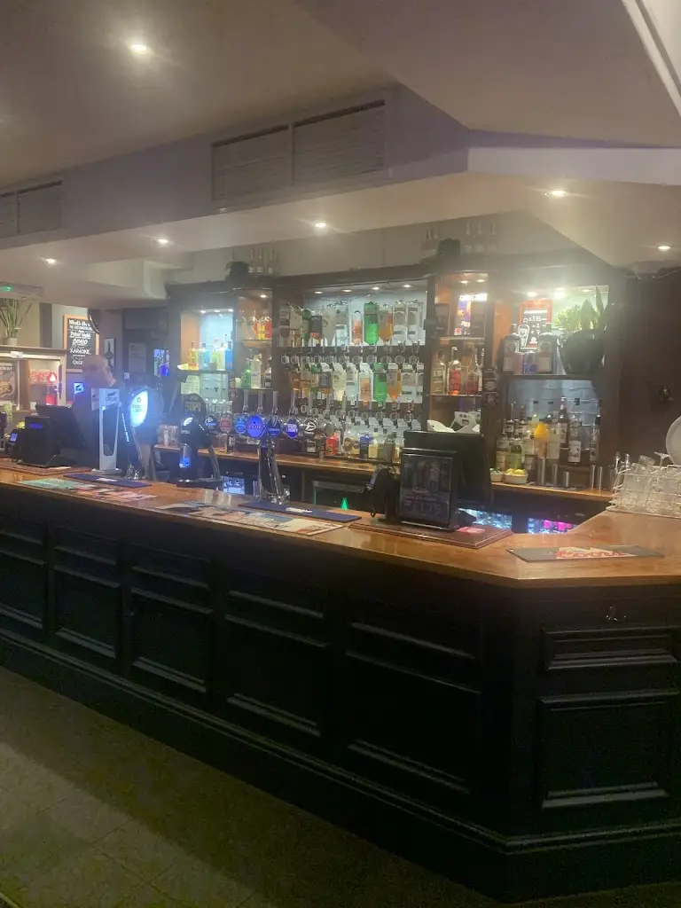 Micheal Bailey_The Chessington Oak_Chessington_review