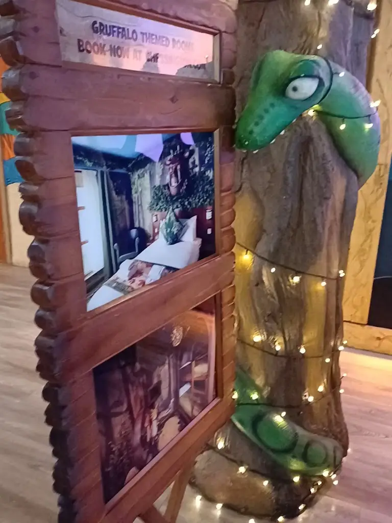 Chessington Azteca Hotel restaurant in Chessington