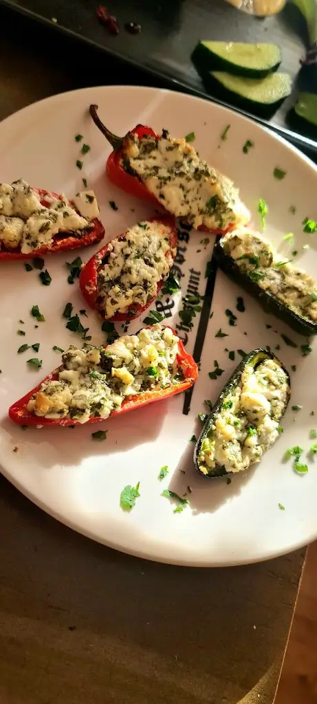 Craig Ramos-Stovin_El Curioso_Cheshunt_review