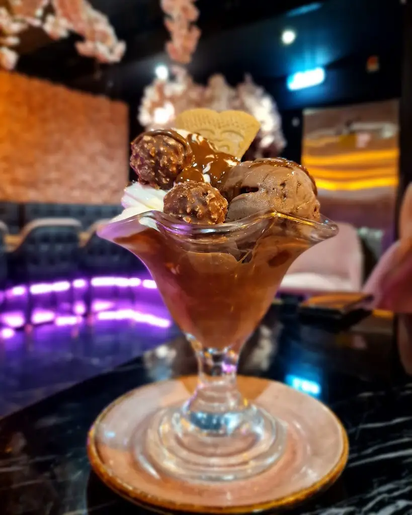 Blossom Lounge_Cheshunt_slider_image_2