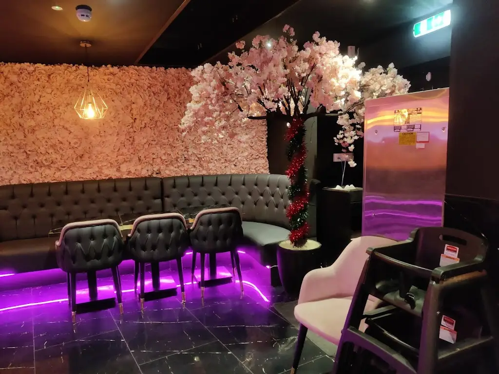 Blossom Lounge_Cheshunt_slider_image_3