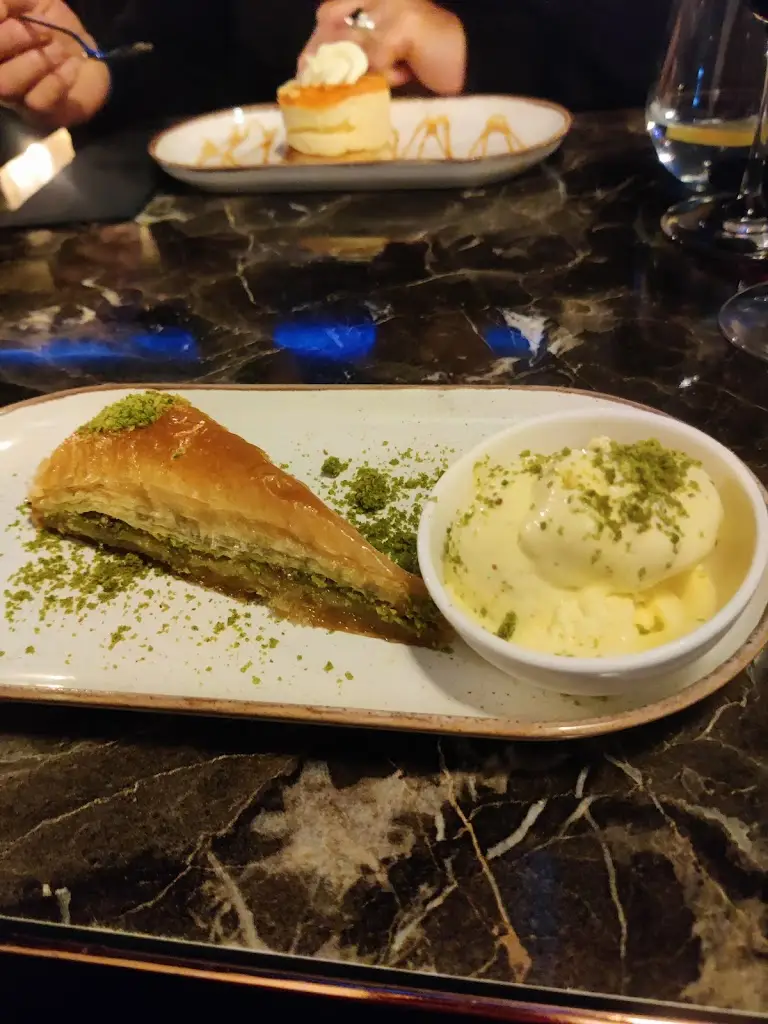 Menu_Lai La Kitchen_Cheshunt_imagen_7