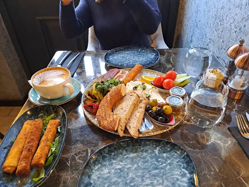 Menu_Lai La Kitchen_Cheshunt_imagen_8