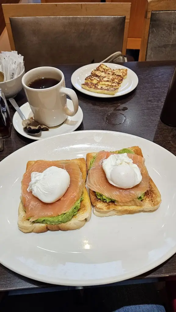 Мария Форсаж_Fountain Cafe_Cheshunt_reseña