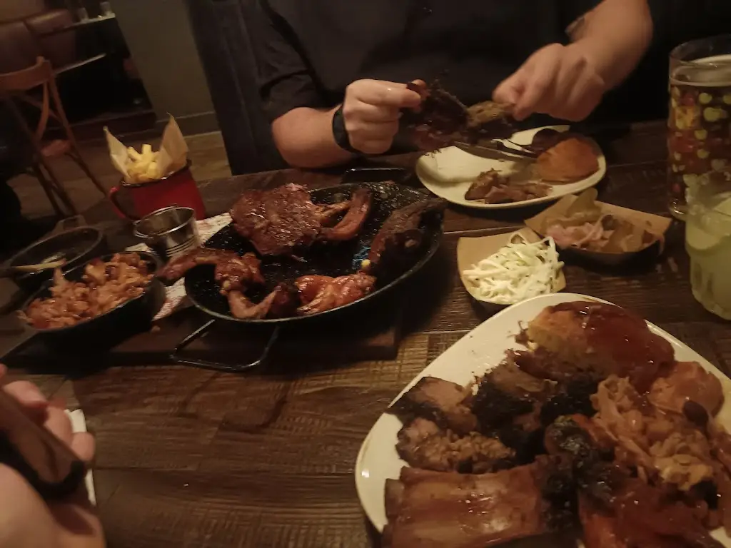 sarah H_Hickory's Smokehouse Chester_Chester_review