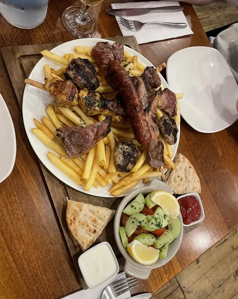 Zoe the Pigeon_Santorini Chichester_Chichester_recensione