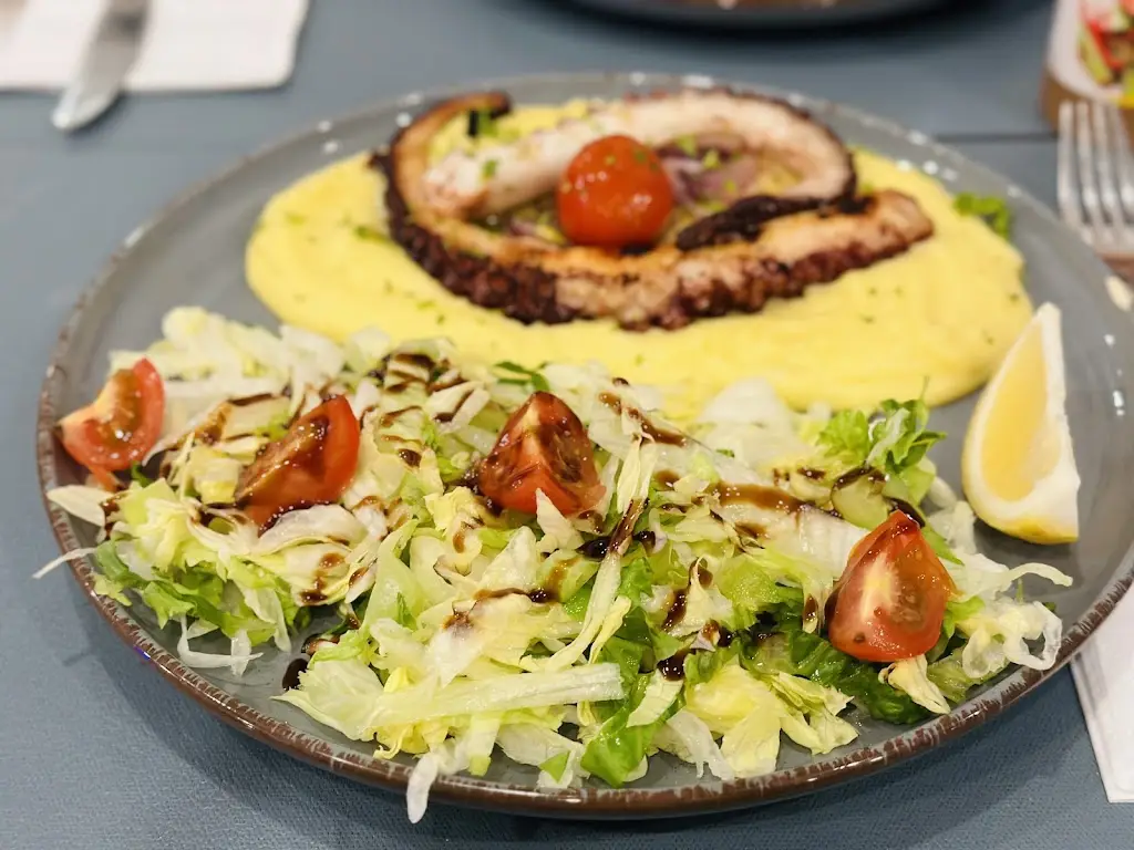 Arun Antony_Santorini Chichester_Chichester_recensione