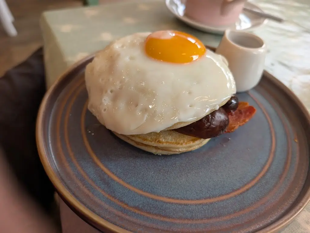 Roger Carl_Ardingly Café_Ardingly_review