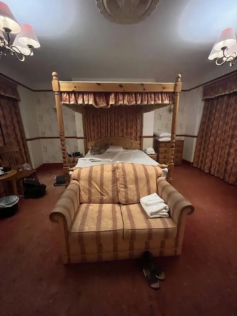 caz van p_The Radstock Hotel_Chilcompton_review