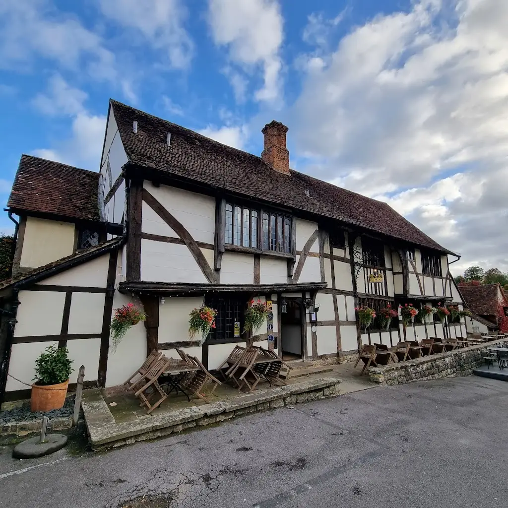 James Waters_The Crown Inn_Chiddingfold_review