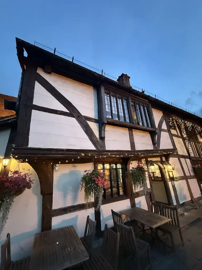 Matthew Steven_The Crown Inn_Chiddingfold_review