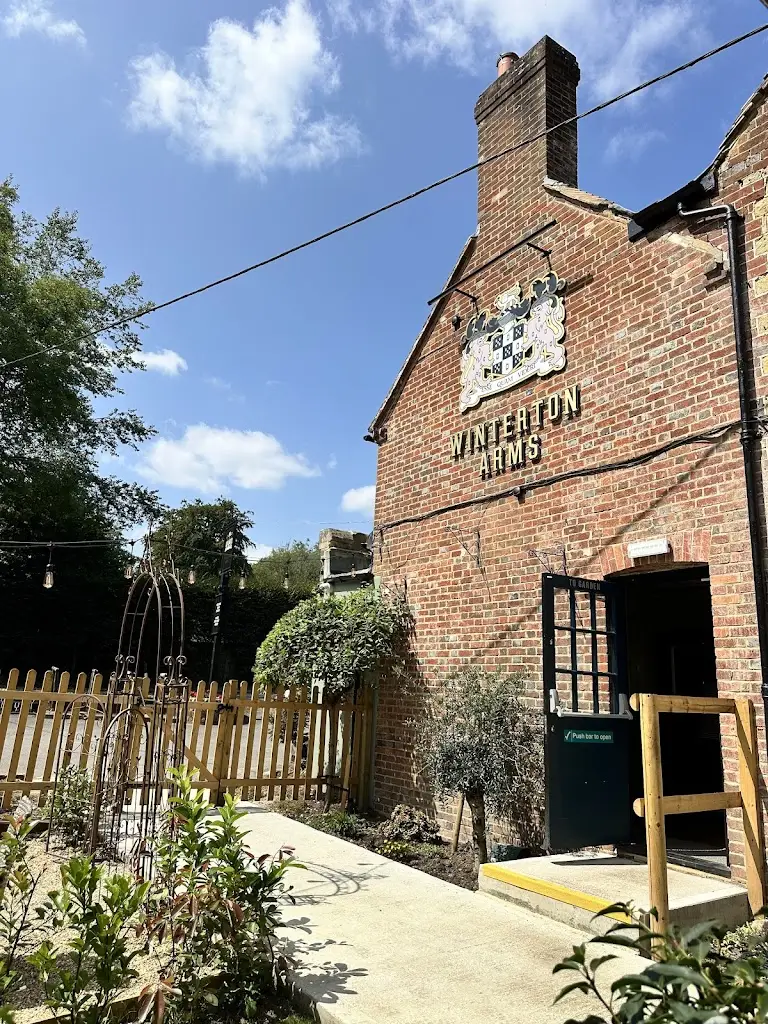 Pub Reviewer-UK_Winterton Arms_Chiddingfold_review