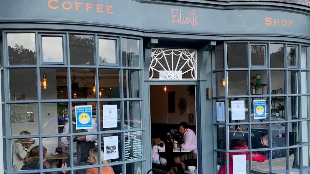 Elliott's on the Green coffee shop restaurant in Chiddingfold