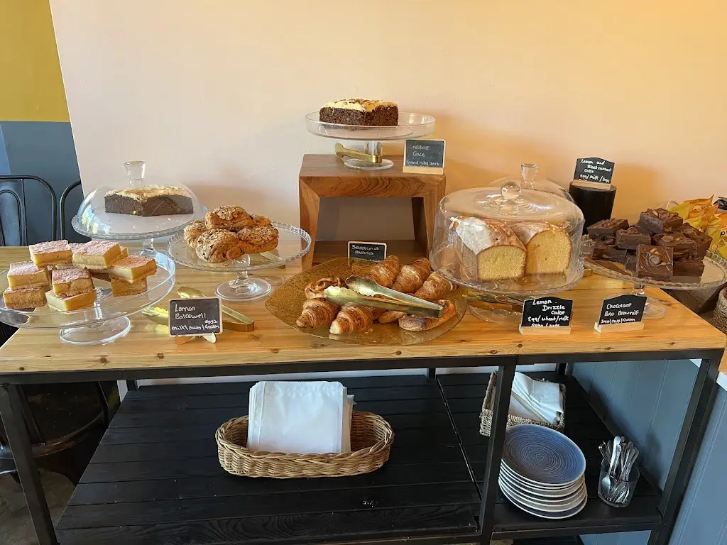 Elliott's on the Green coffee shop_Chiddingfold_slider_image_3