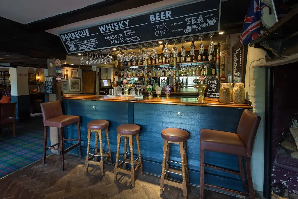 The White Hart_Chiddingfold_slider_image_1