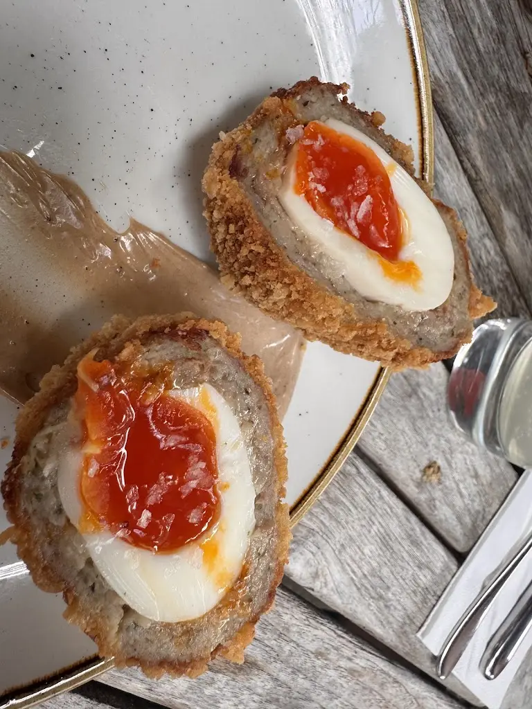 Carole The Swiss Cottage, Pickering_White Horse_Chiddingfold_review