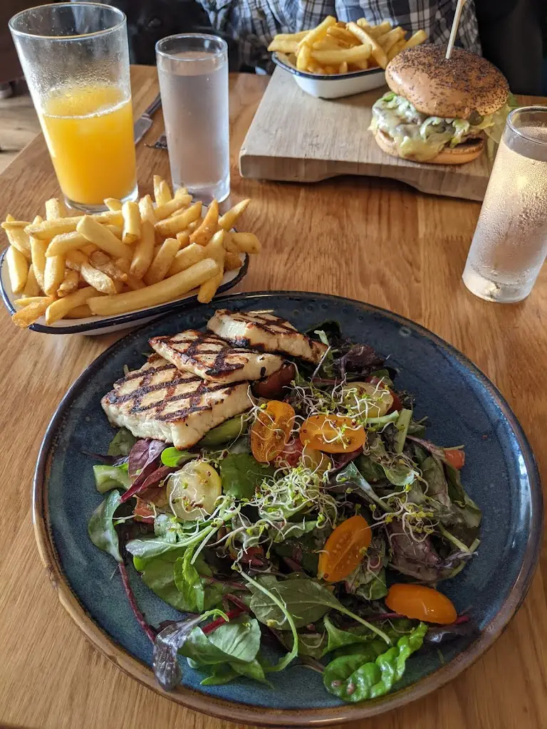 Menu_The Three Horseshoes_Chiddingfold_image_7