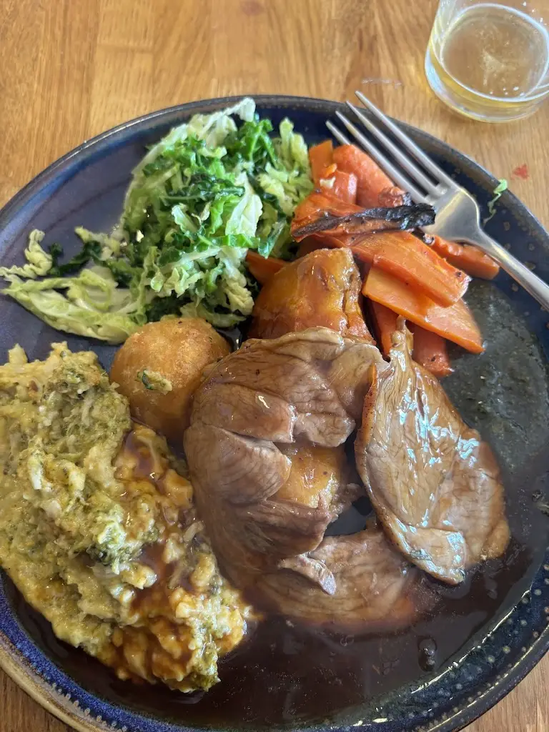 Maya_The Three Horseshoes_Chiddingfold_review