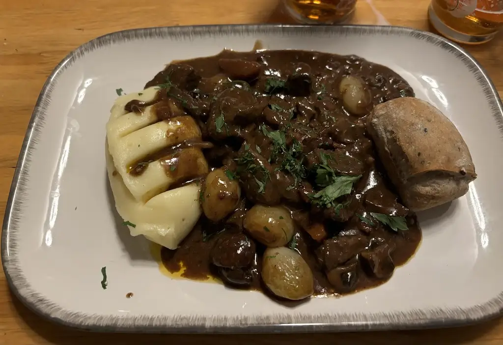 Wiley G_The Three Horseshoes_Chiddingfold_review