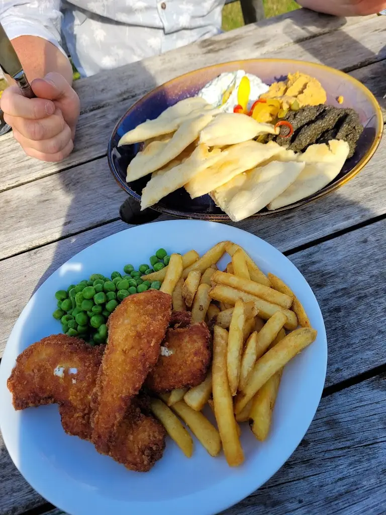 dominikabal_The Three Horseshoes_Chiddingfold_review