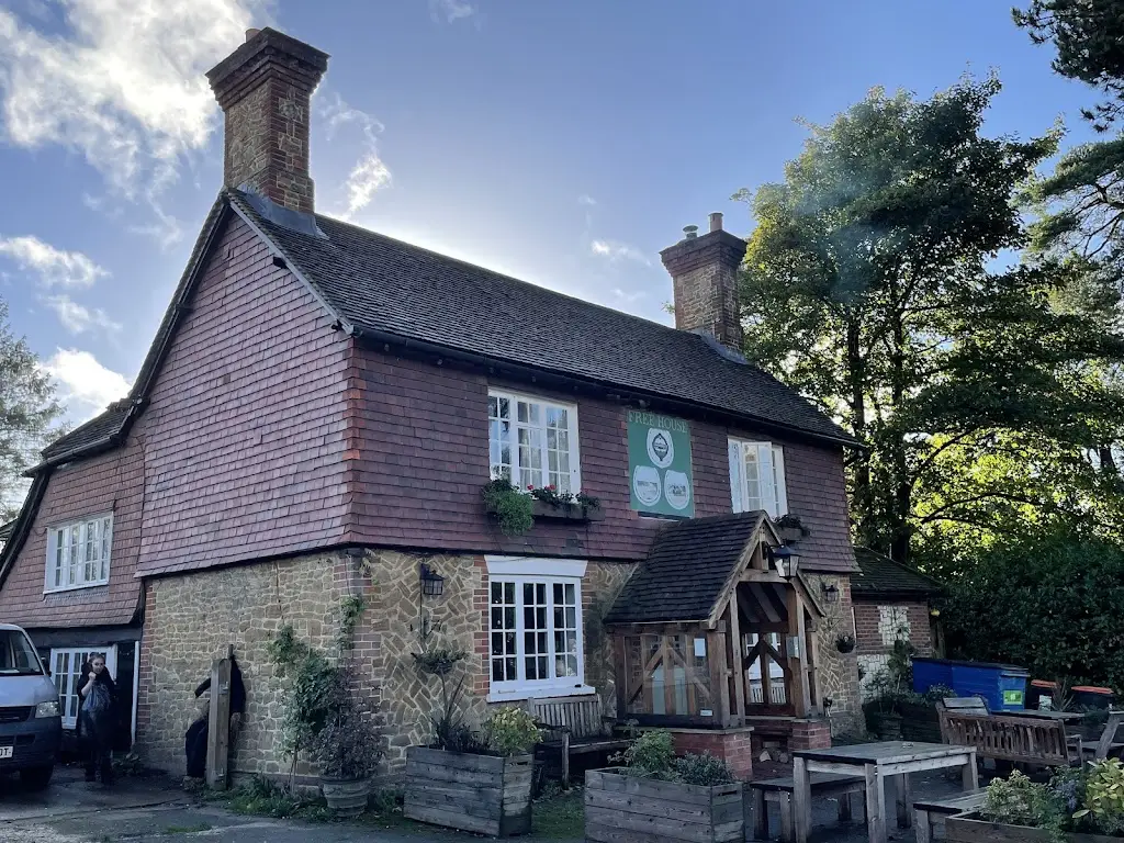 The Three Horseshoes_Chiddingfold_slider_image_3