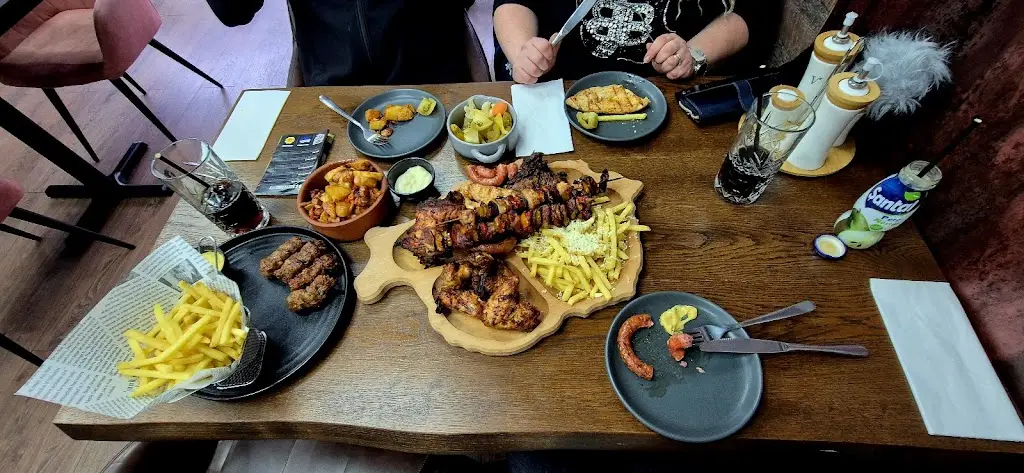 Dorota Pałkowska_MOLDOVA Grill & Restaurant_Chertsey_review