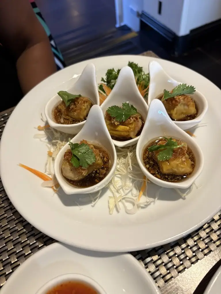 Ellie Z_Kasalong Thai Restaurant_Chertsey_review