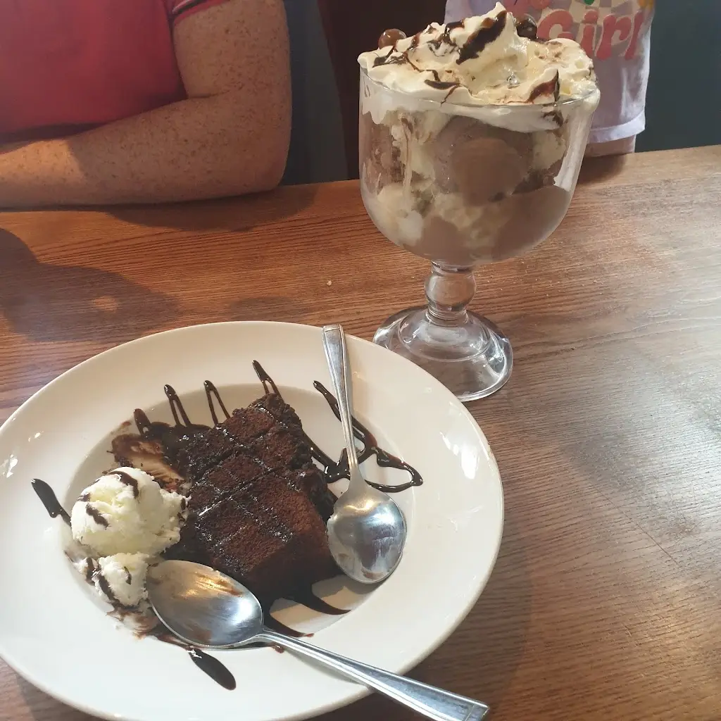 Menu_Twynersh_Chertsey_image_7