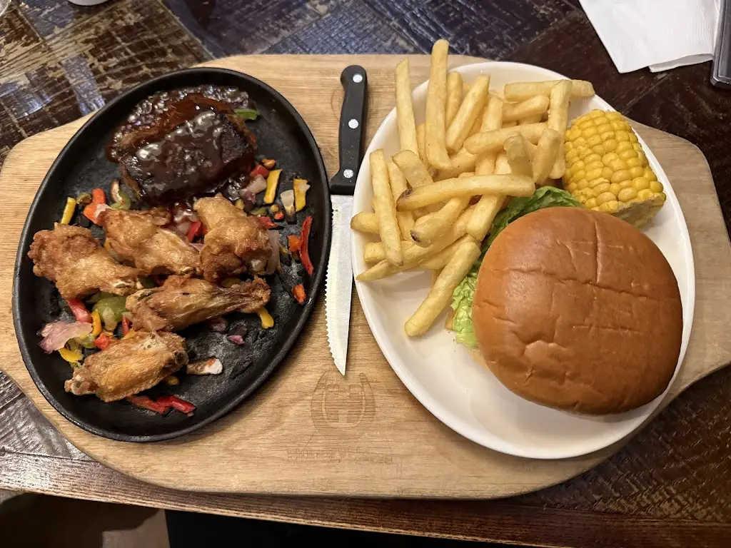 Kate Gonzales-Belir_Twynersh_Chertsey_review