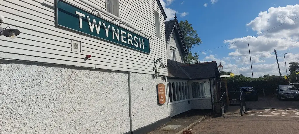 Twynersh_Chertsey_slider_image_3