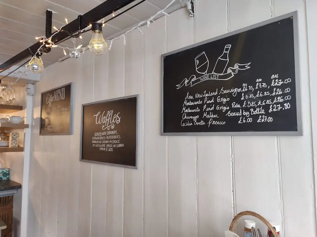 Menu_'Ohanas Cafe Bistro_Chertsey_image_2